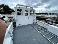 Tàu hỗ trợ lặn để bán