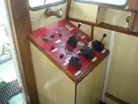 Tàu kéo lưới để bán