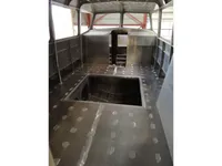 Tàu dẫn đường để bán