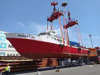 Tàu container để bán