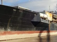 Tàu kéo lưới để bán