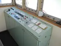 Tàu kéo để bán