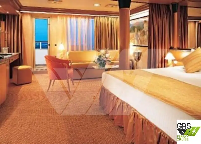Tàu du lịch để bán