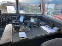 Tàu chở thủy thủ đoàn để bán