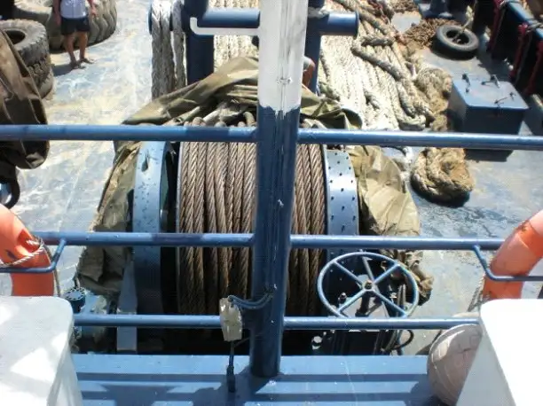 Tàu kéo để bán