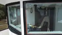Tàu kéo lưới để bán