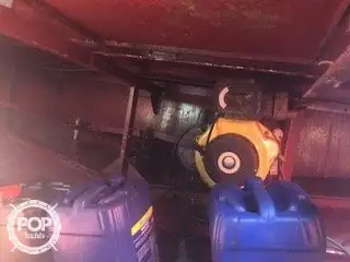 Tàu cung cấp để bán
