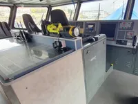 Tàu làm việc để bán