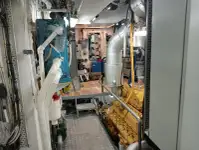 Tàu kéo lưới để bán