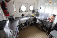 Khách sạn nổi để bán