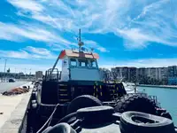Tàu làm việc để bán