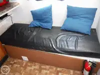 Tàu kéo lưới để bán