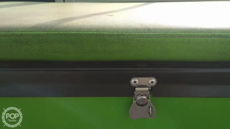 Tàu container để bán