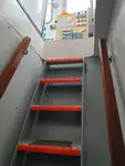 Tàu làm việc để bán