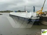 Tàu container để bán