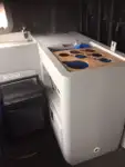 Tàu chở thủy thủ đoàn để bán