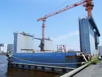 Bến tàu nổi rao bán