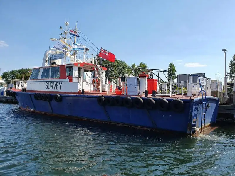 Tàu tuần tra để bán
