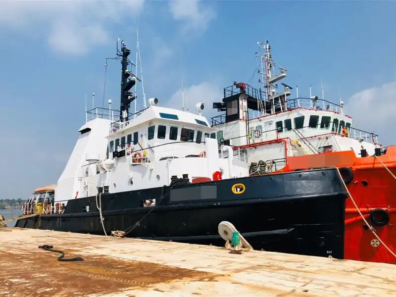 Tàu kéo để bán