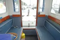 Tàu làm việc để bán