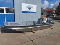 Thuyền làm việc rao bán