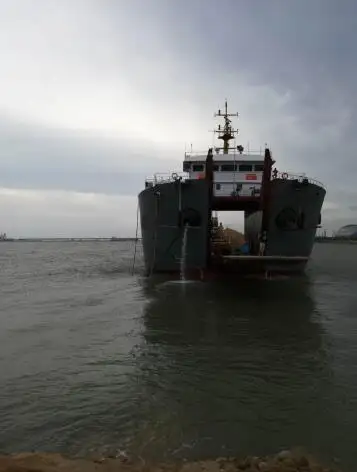 Sà lan để bán
