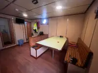 Tàu làm việc để bán