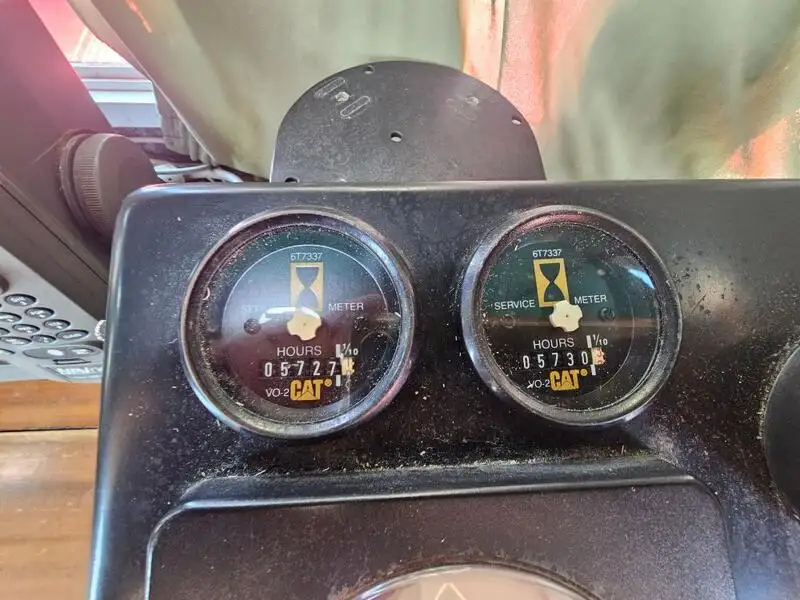 Tàu chở thủy thủ đoàn để bán