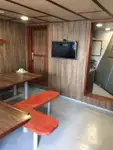 Tàu làm việc để bán