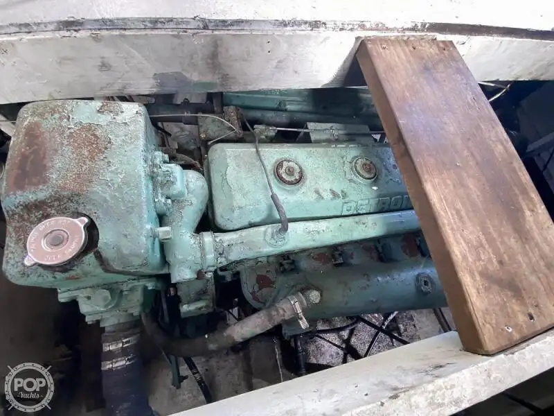 Tàu kéo lưới để bán