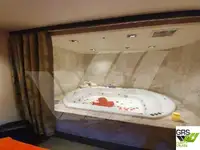 Tàu du lịch để bán