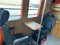 Tàu dẫn đường để bán