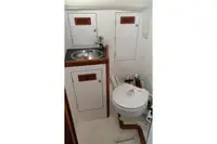 Tàu làm việc để bán