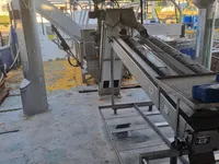 Tàu kéo lưới để bán