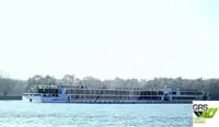 Tàu du lịch để bán