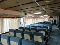Tàu hai thân để bán