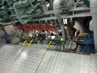 Tàu kéo lưới để bán