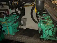 Tàu kéo lưới để bán