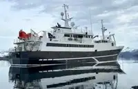 Tàu kéo lưới để bán