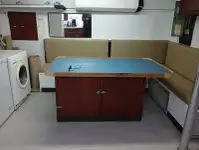 Tàu container để bán