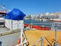 Tàu làm việc để bán