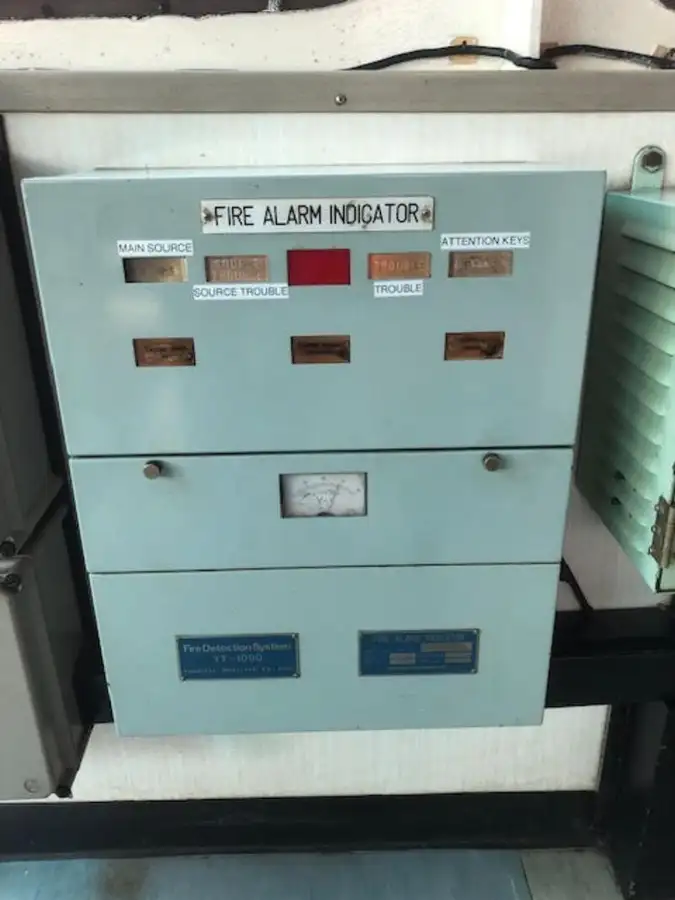 Tàu kéo để bán