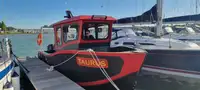 Tàu chở thủy thủ đoàn để bán