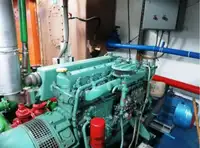 Tàu du lịch để bán