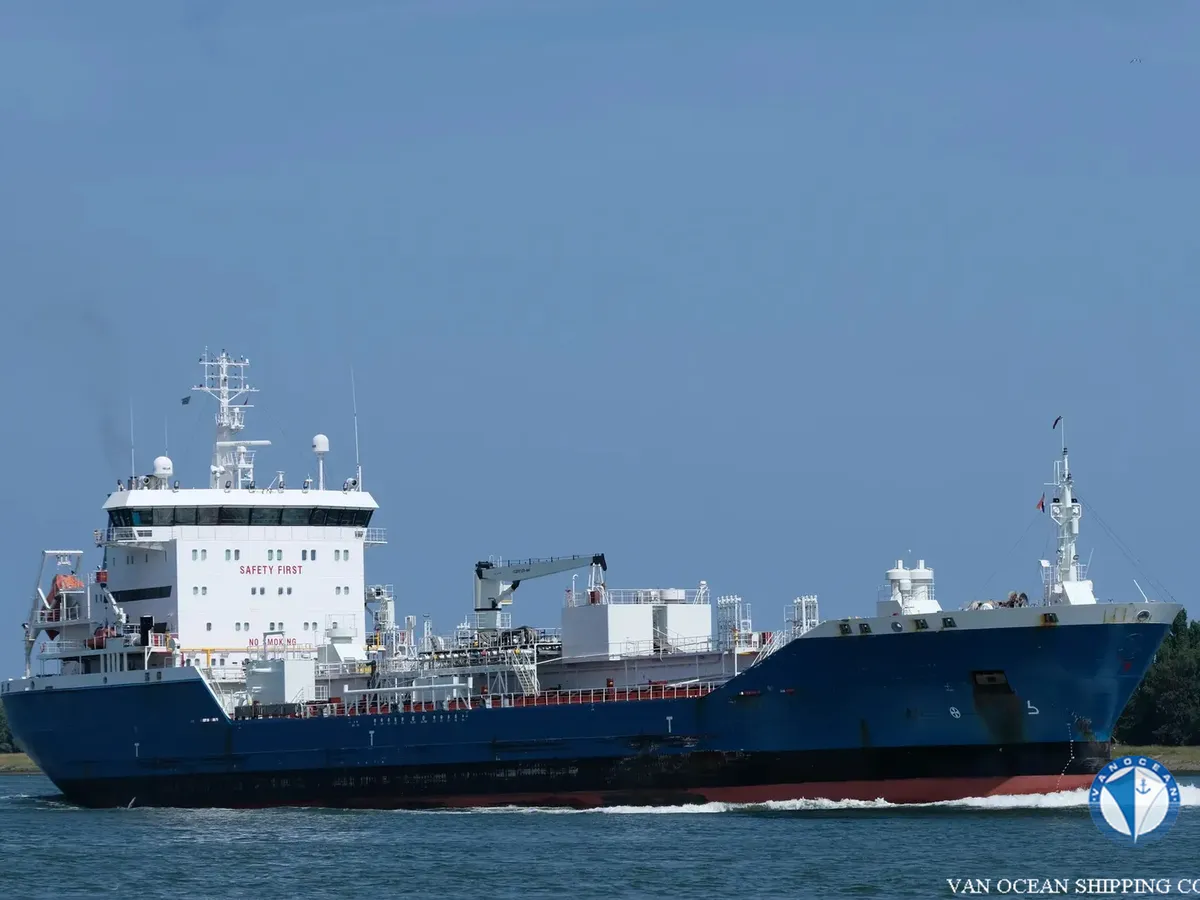Tàu chở dầu/hóa chất để bán