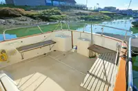 Tàu làm việc để bán