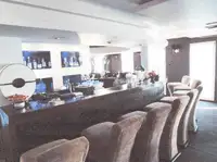 Tàu du lịch để bán