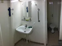 Tàu nghiên cứu để bán