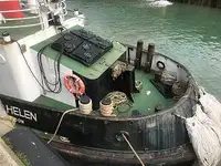 Tàu kéo để bán