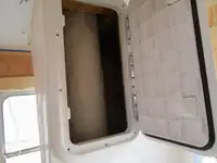 Tàu kéo lưới để bán